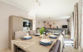 Holiday Home New Village Park-5 By Interhome
